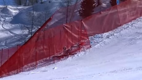 Два страшных падения горнолыжниц Викофф Ли и Шнеебергер попали на видео 