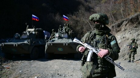 Российские миротворцы пресекли боевые действия в Карабахе 