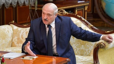 Лукашенко отказался "сдавать" Белоруссию России 
