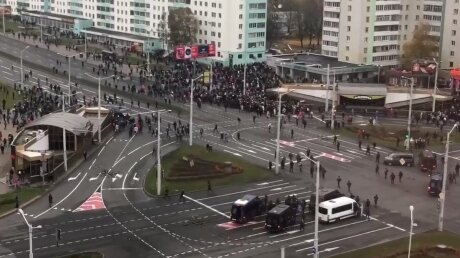 ​В Минске начался разгон протестующих: силовики применяют гранаты и слезоточивый газ