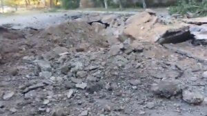 Последствия авиаудара в Донецке: воронки диаметром четыре метра
