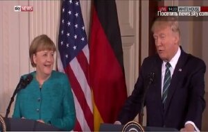 США, политика, Дональд Трамп, Ангела Меркель, видео, шутка, пресс-конференция