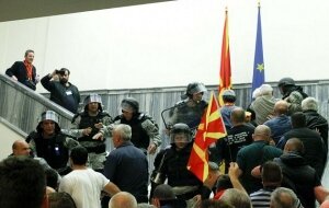 Македония, парламент, политика, оппозиция, акция протеста, штурм, Никола Груевски