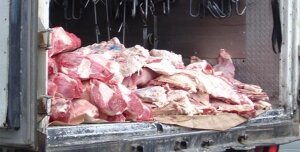 петербург, мясо, украли, избили, машина с прицепом, 20 тонн