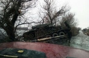 украина, танк, авария, фото, танк в болоте, происшествие, дороги