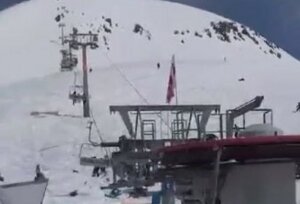 грузия, гудаури, курорт, сломался подъемник, подробности, видео, лыжники