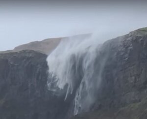 шотландия, водопад, шторм, кадры, видео, вода