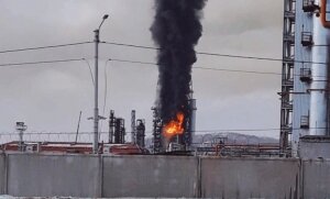 пожар,Комсомольск-на-Амур, нефтеперерабатывающий завод, хабаровский край, кадры, огонь