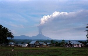вулкан, индонезия, сопутан, извержение