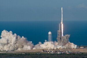 Falcon 9, SpaceX, повторный запуск ракеты, космос, маск