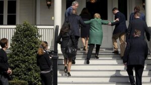 клинтон, сша, политика, еле стоит на ногах, фото, проблемы со здоровьем
