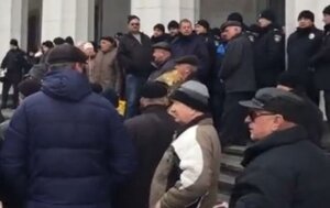 Новости Украины, митинг чернобыльцев, столкновение под Верховной Радой, украинская полиция