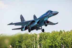 Су-35, видео, жесткая посадка, истребитель, приземление на одно крыло, россия