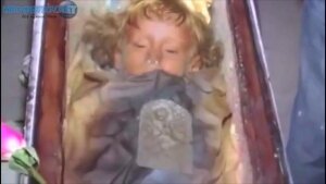 мексика, мумия открыла глаза, мертвая девочка с открытыми глазами, видео, необъяснимо