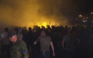 Киев, видео, беспорядки, оболонский суд, нацгвардия, протестующие