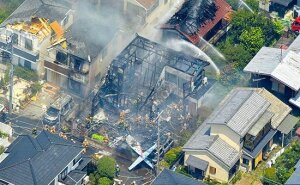 токио, япония, самолет, жертвы, падение, пожар