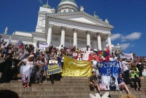 митинги, хельсинки, россия, сша, путин, трамп, акции протеста 