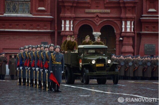 Россия, Москва, Красная площадь, парад, 7 ноября, Путин