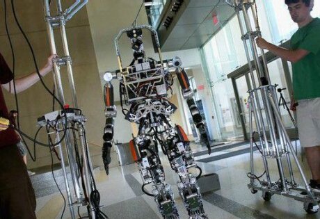 DARPA организует битву роботов при поддержке Пентагона