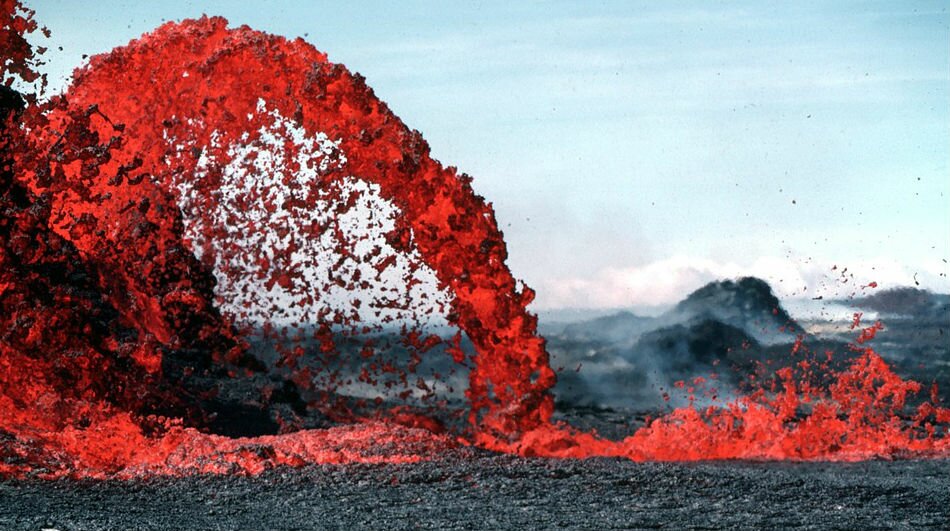 Катаклизмы могут исходить из воды: ученые предрекли мощное извержение подводного вулкана на Гавайях 