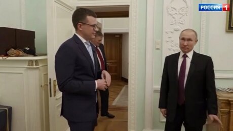 Путин признался ведущему, что "всегда" ночует в кабинете