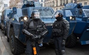 новости франции, протесты, желтые жилеты, париж, шествие, акция, кадры, видео, бронетехника